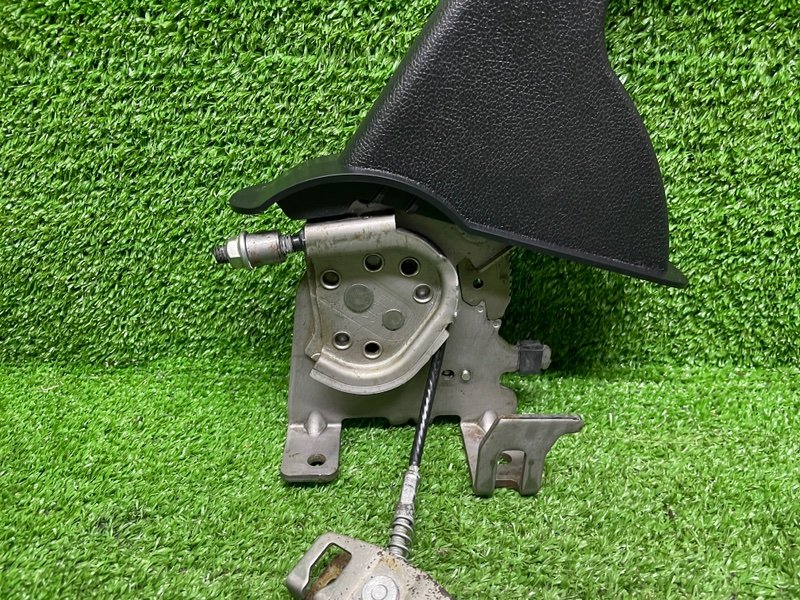 Рычаг стояночного тормоза, 1000 рублей, Москва