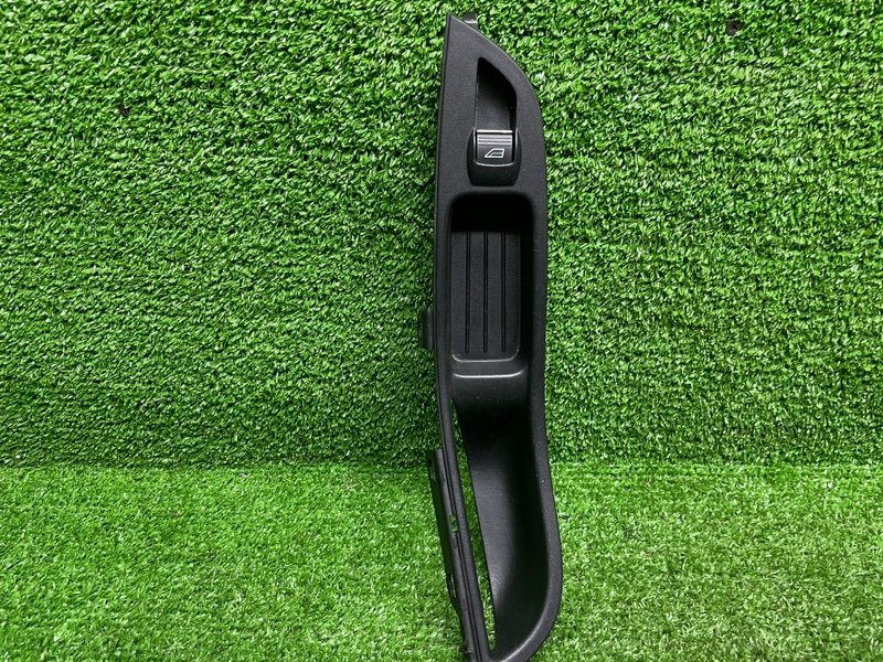 Кнопка стеклоподъемника, 1000 рублей, Москва