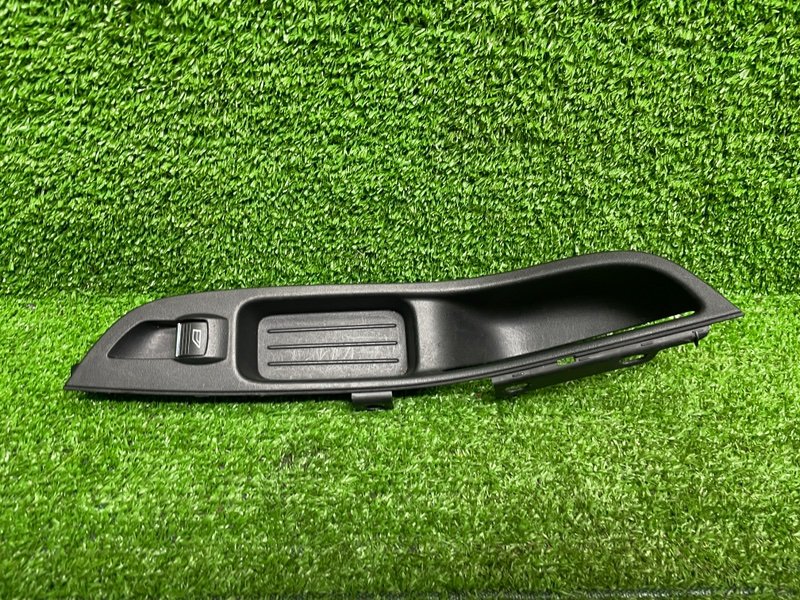 Кнопка стеклоподъемника, 1000 рублей, Москва