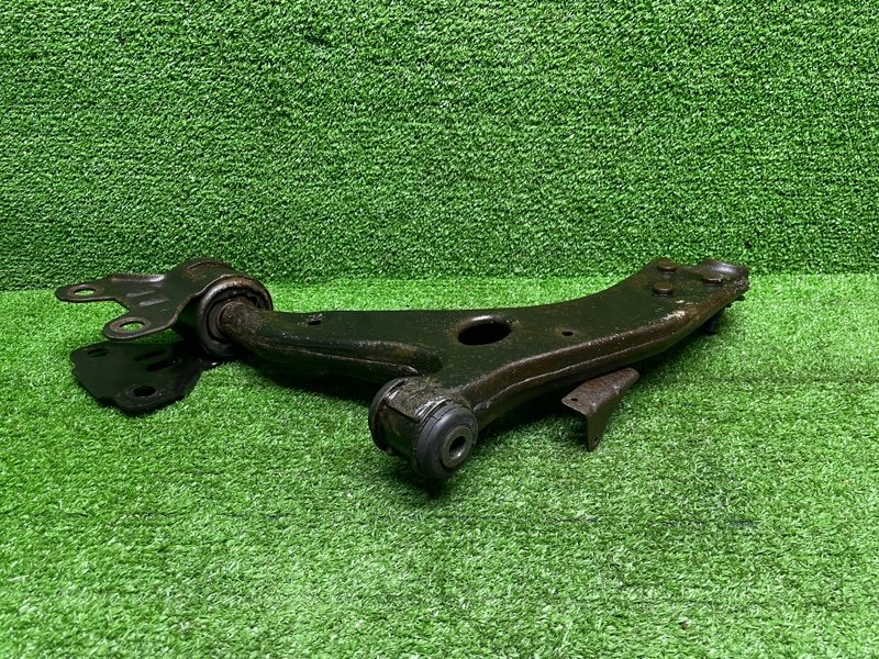 Рычаг передний правый, 2500 рублей, Москва