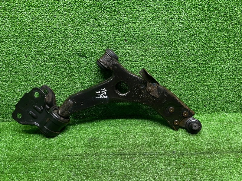 Рычаг передний правый, 2500 рублей, Москва