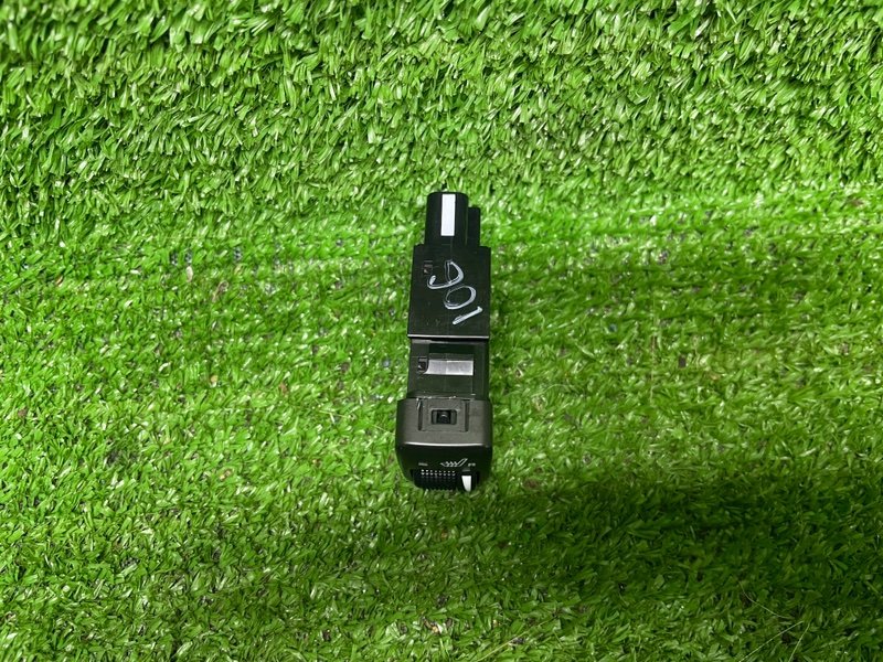 Кнопка обогрева сидений, 2500 рублей, Москва