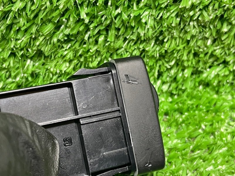 Кнопка обогрева сидений, 2500 рублей, Москва