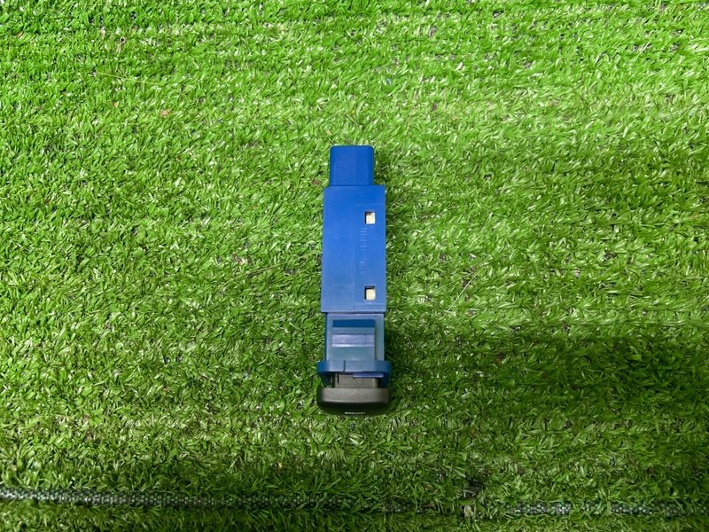 Кнопка, 2000 рублей, Москва