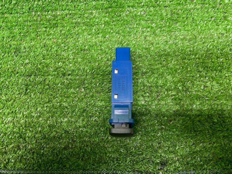 Кнопка, 2000 рублей, Москва