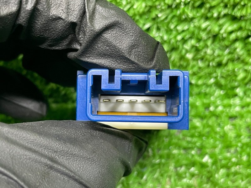 Кнопка, 2000 рублей, Москва