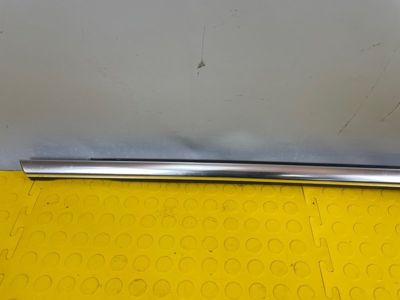 Молдинг стекла, 1000 рублей, Москва