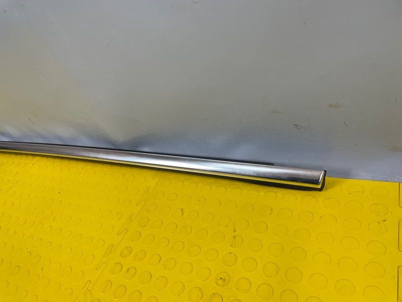 Молдинг стекла, 1000 рублей, Москва