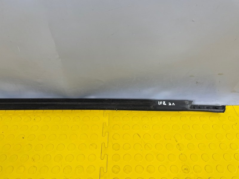 Молдинг стекла, 1000 рублей, Москва