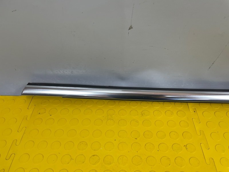 Молдинг стекла, 1000 рублей, Москва