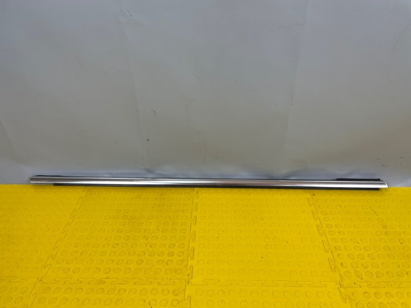 Молдинг стекла, 1000 рублей, Москва