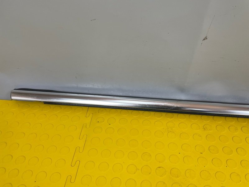 Молдинг стекла, 1000 рублей, Москва