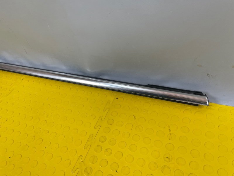 Молдинг стекла, 1000 рублей, Москва