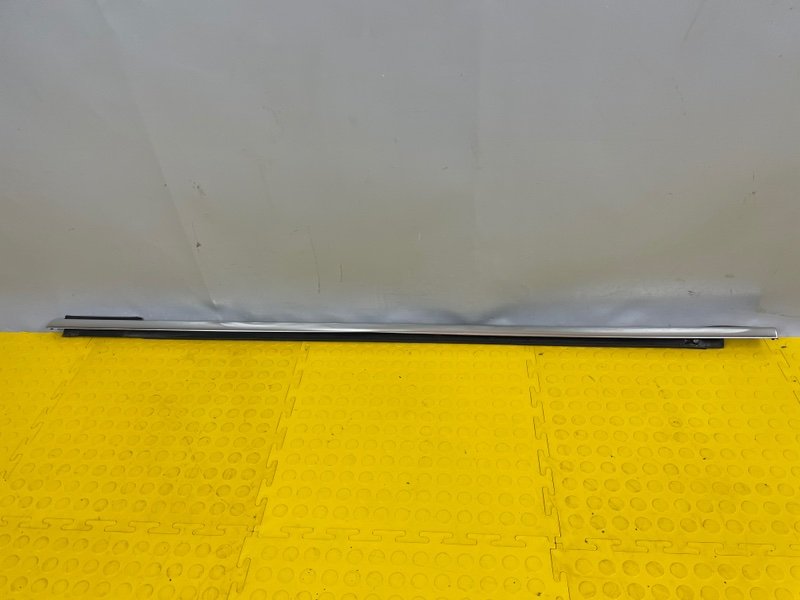 Молдинг стекла, 1000 рублей, Москва