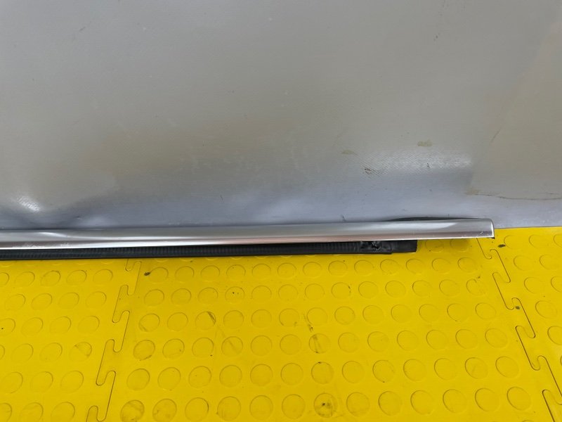 Молдинг стекла, 1000 рублей, Москва