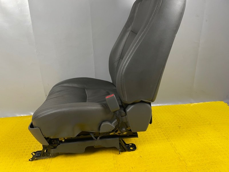 Сиденье переднее правое, 20000 рублей, Москва