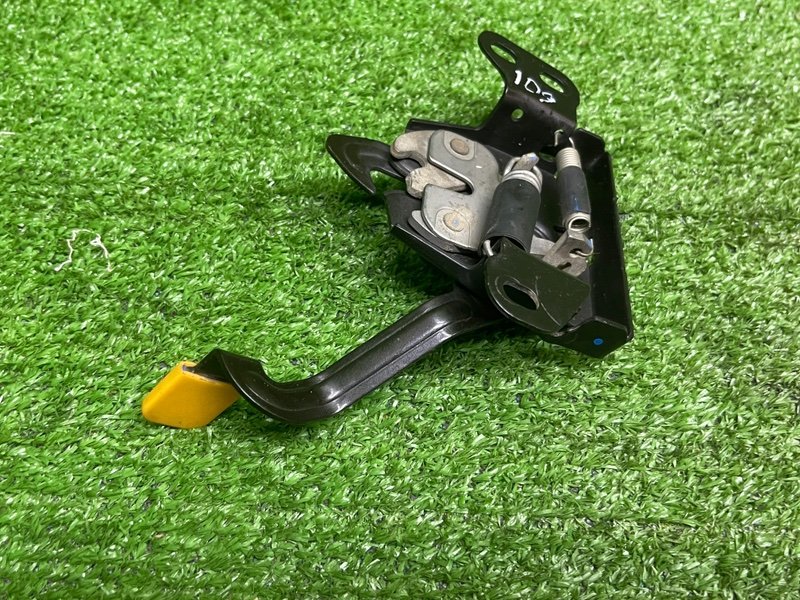 Замок капота, 1600 рублей, Москва