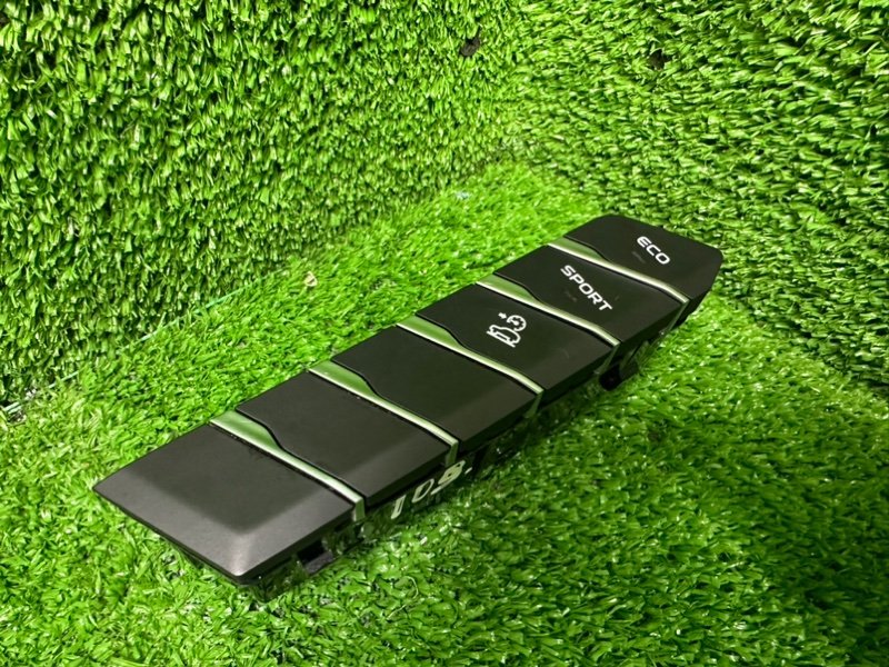 Блок кнопок, 2000 рублей, Москва