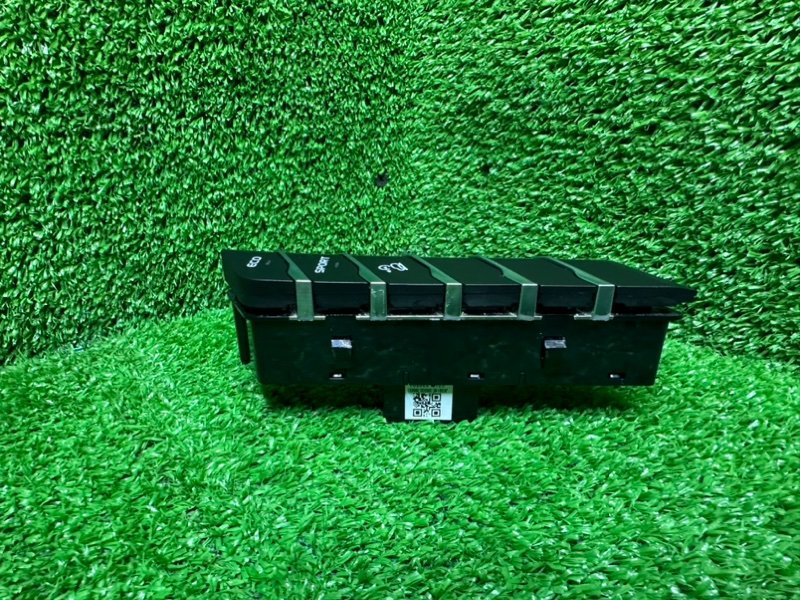 Блок кнопок, 2000 рублей, Москва