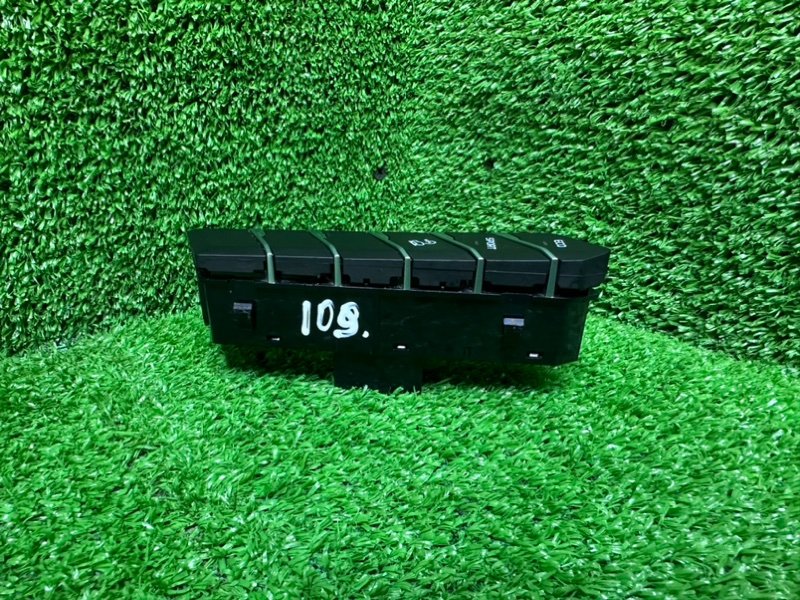 Блок кнопок, 2000 рублей, Москва