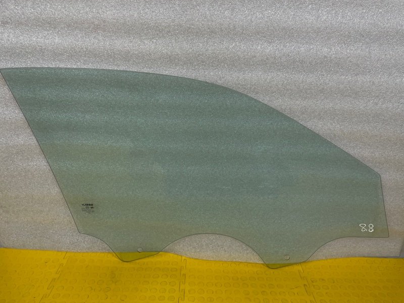 Стекло двери передней левой, 10000 рублей, Москва