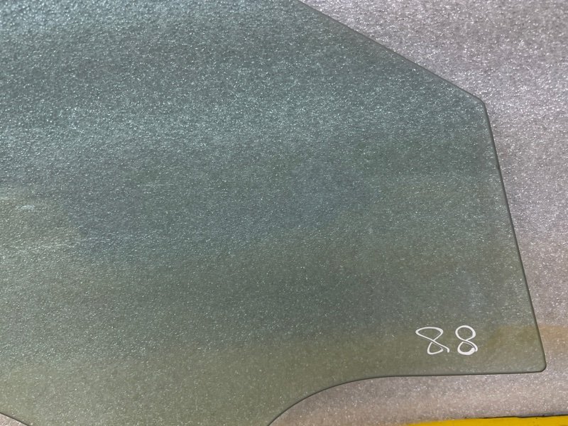 Стекло двери передней левой, 10000 рублей, Москва