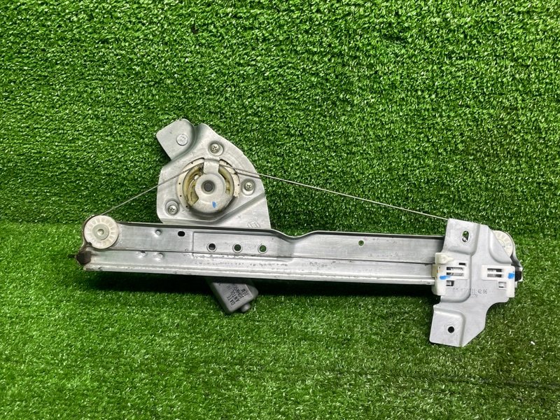 Стеклоподъемник задний, 1000 рублей, Москва