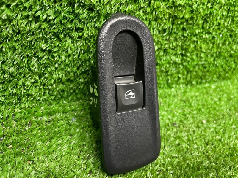 Кнопка стеклоподъемника, 500 рублей, Москва