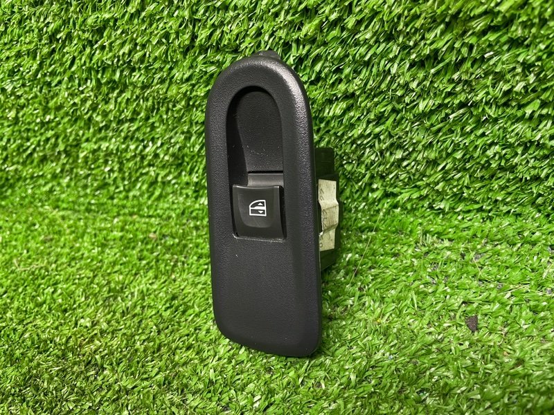 Кнопка стеклоподъемника, 500 рублей, Москва