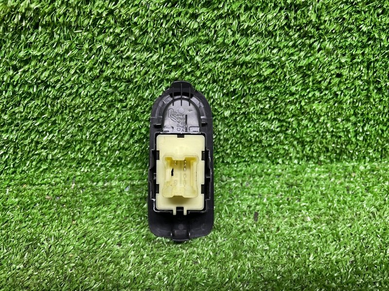 Кнопка стеклоподъемника, 500 рублей, Москва