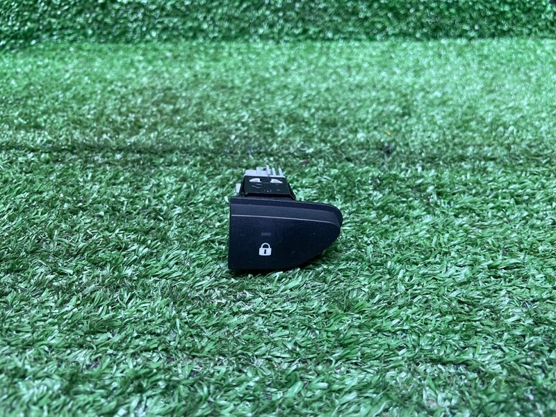 Кнопка центрального замка, 500 рублей, Москва