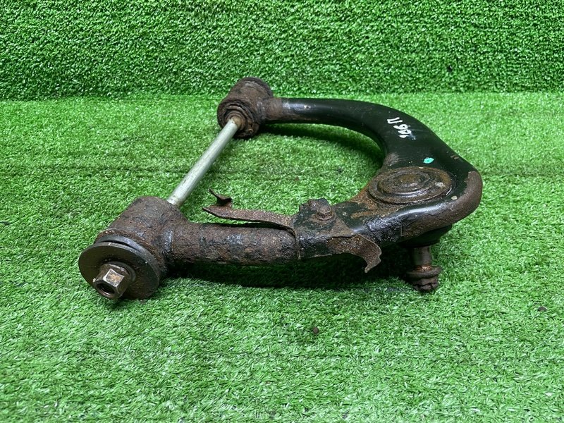 Рычаг передний правый верхний, 2000 рублей, Москва