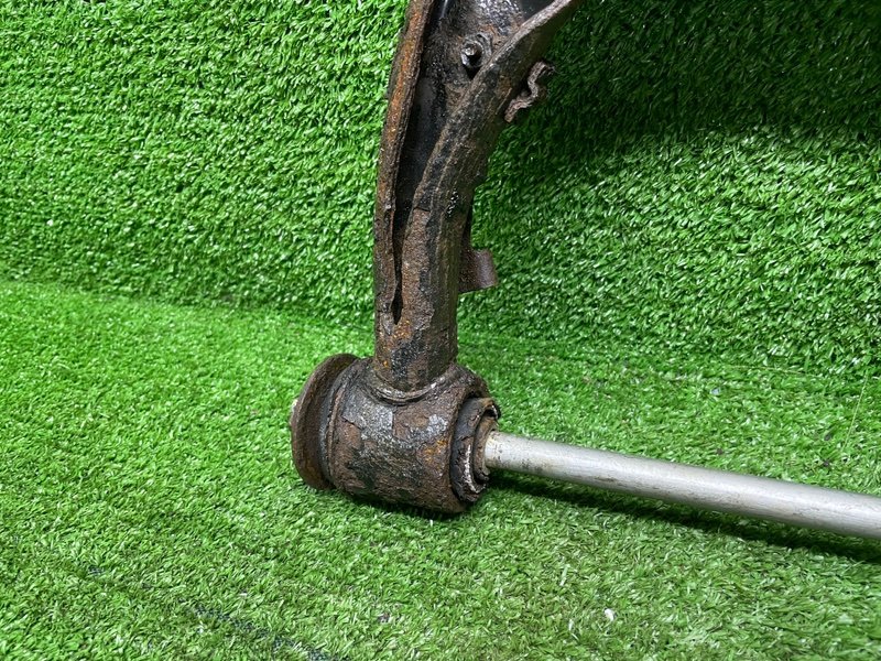 Рычаг передний правый верхний, 2000 рублей, Москва