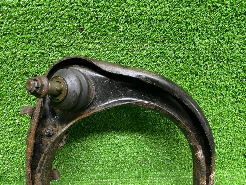 Рычаг передний правый верхний, 2000 рублей, Москва