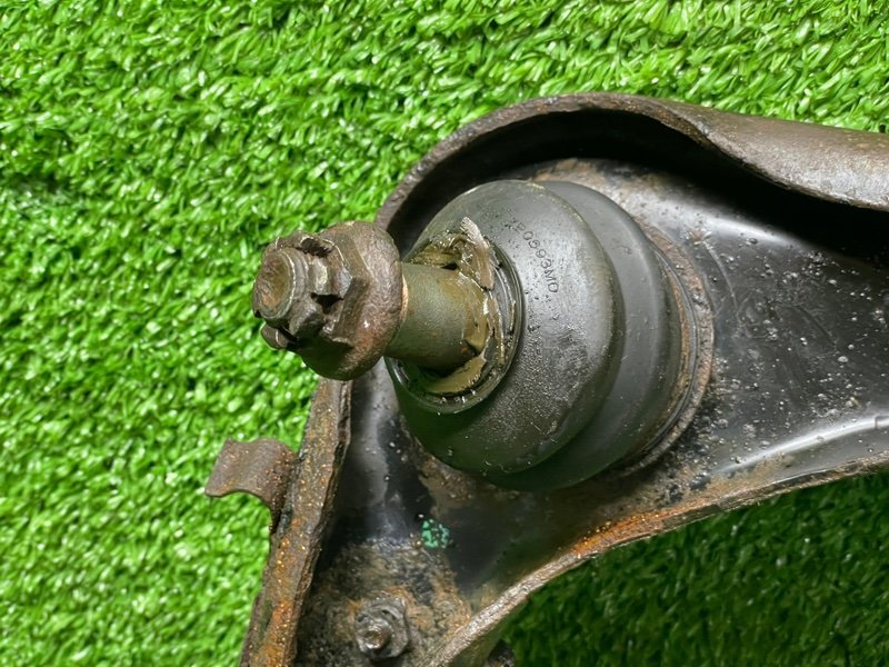 Рычаг передний правый верхний, 2000 рублей, Москва