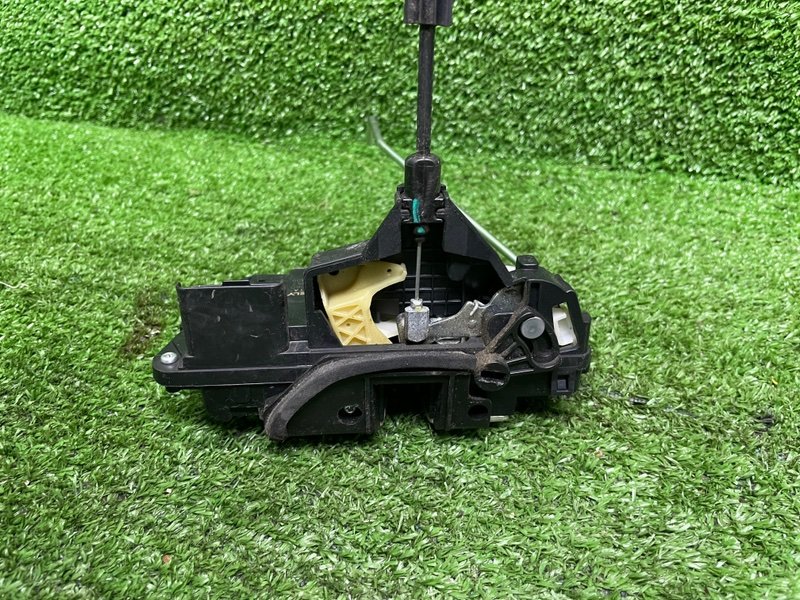 Замок двери задней левой, 2000 рублей, Москва