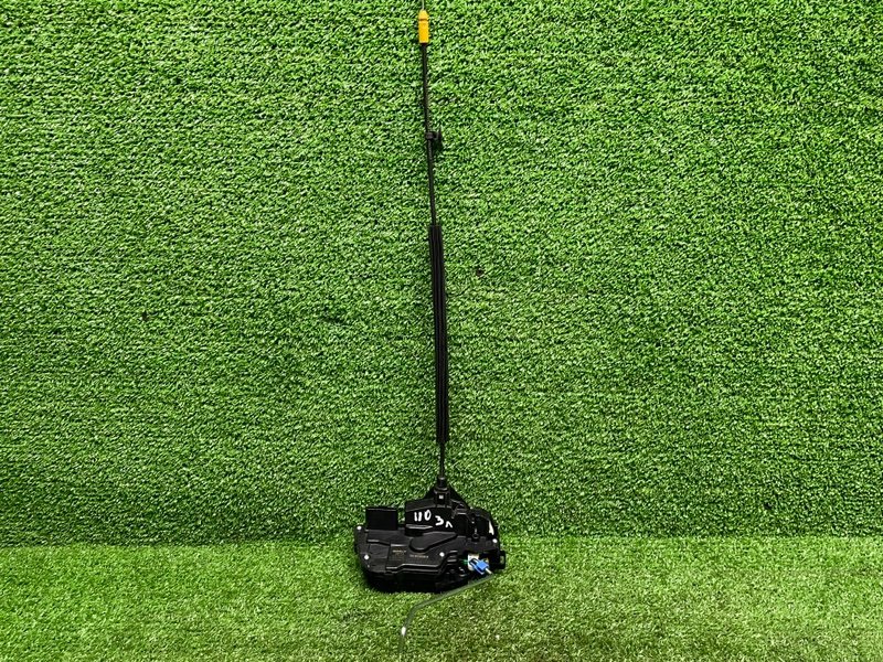 Замок двери задней правой, 2000 рублей, Москва