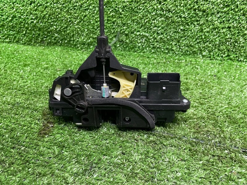 Замок двери задней правой, 2000 рублей, Москва