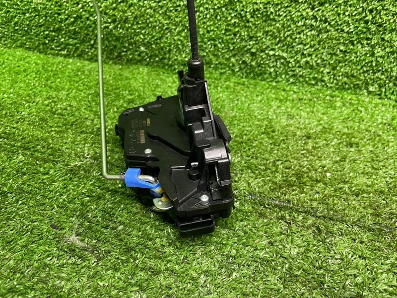 Замок двери передней правой, 2000 рублей, Москва