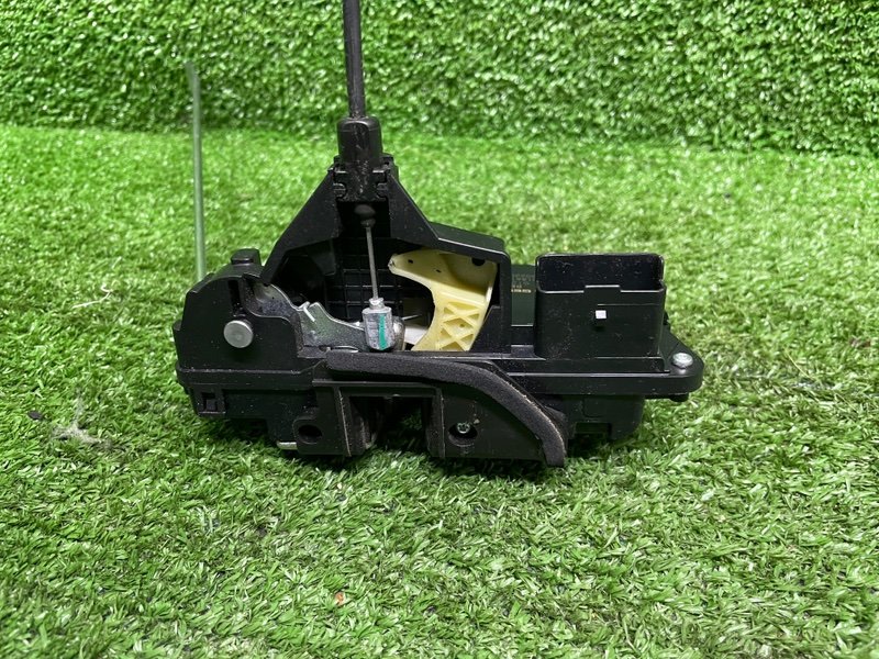 Замок двери передней правой, 2000 рублей, Москва