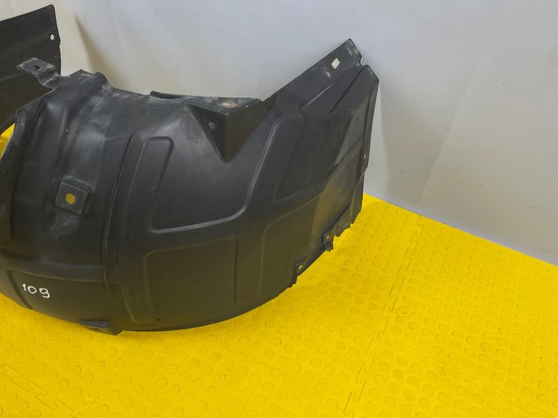 Подкрылок, 2000 рублей, Москва