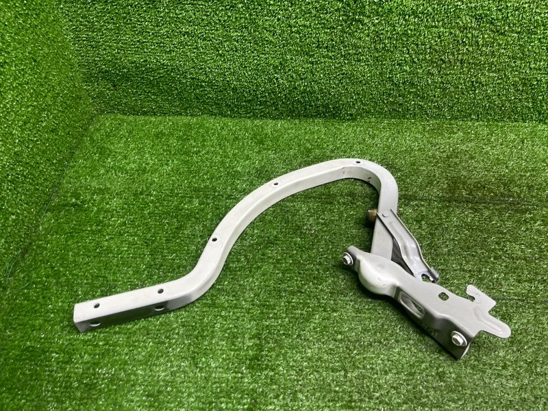 Петля крышки багажника, 2500 рублей, Москва