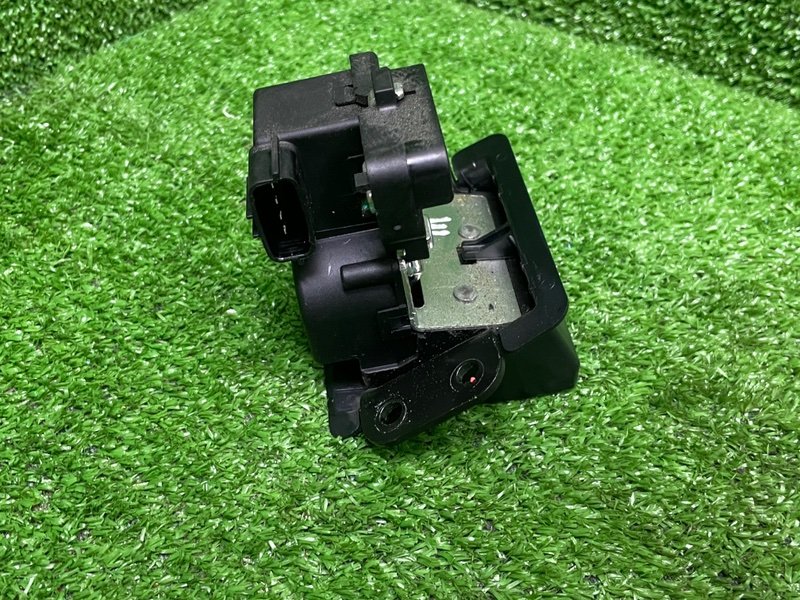 Замок багажника, 2500 рублей, Москва