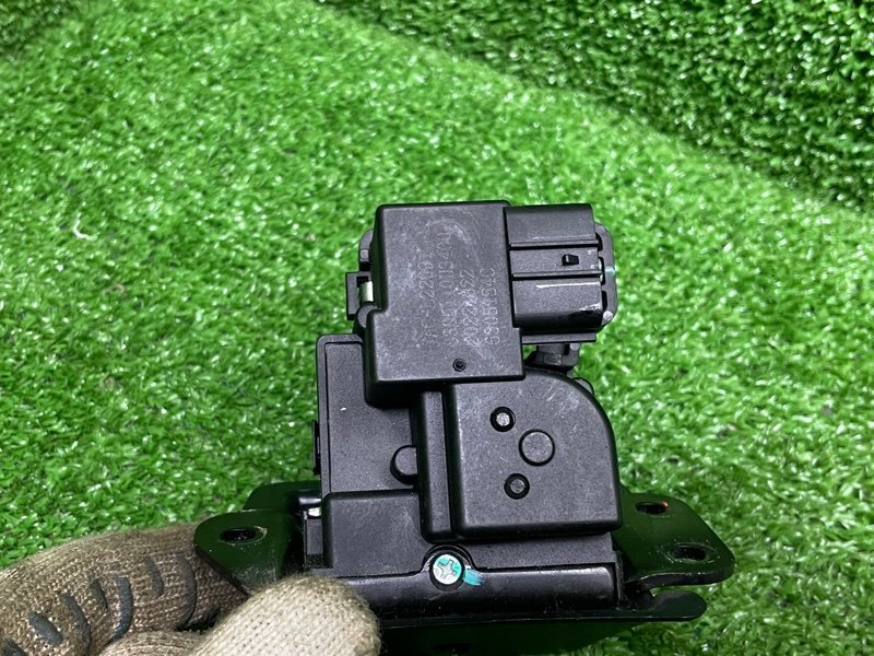 Замок багажника, 2500 рублей, Москва