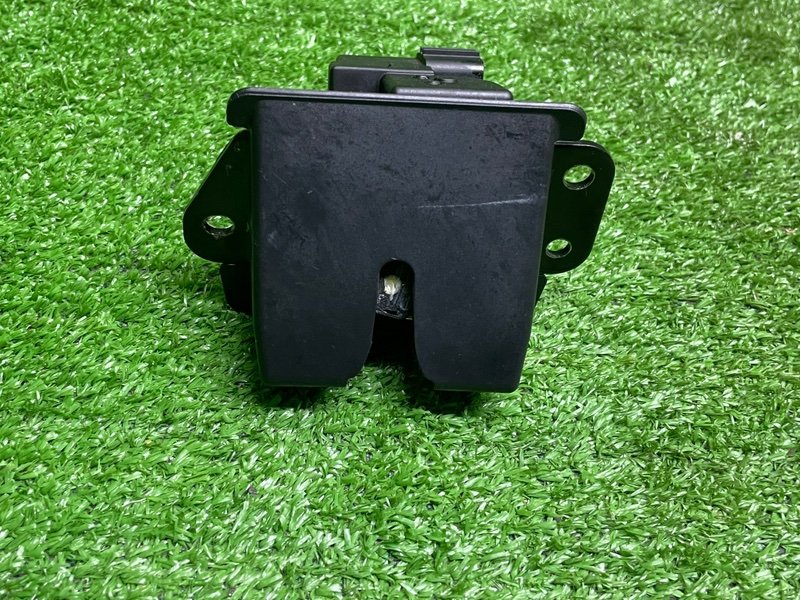 Замок багажника, 2500 рублей, Москва