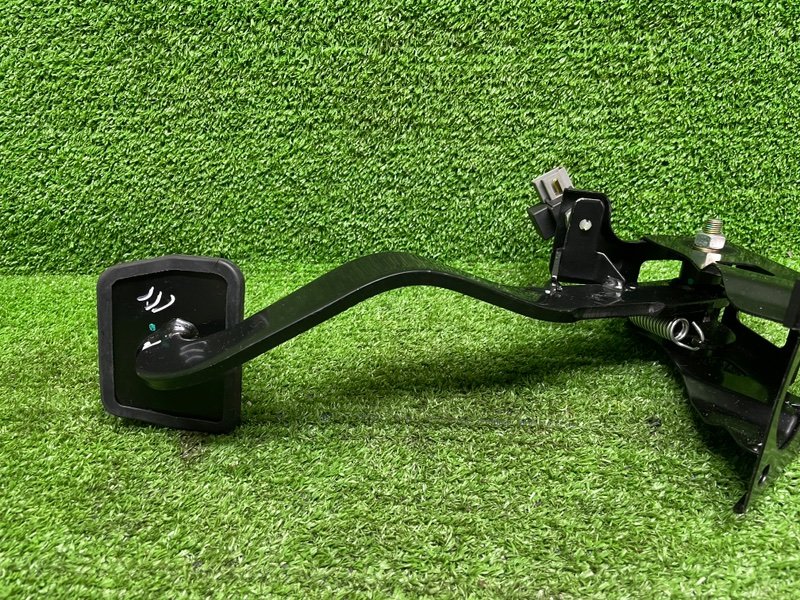 Педаль тормоза, 1500 рублей, Москва