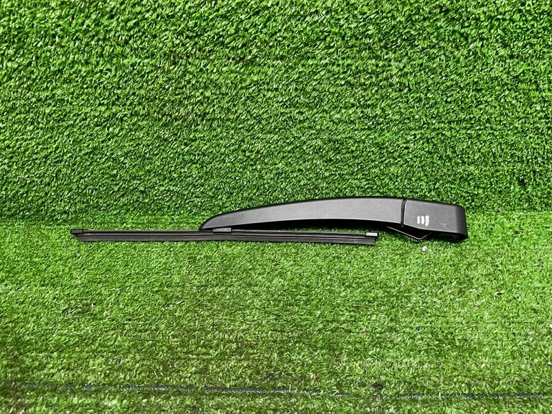 Поводок стеклоочистителя задний, 1500 рублей, Москва