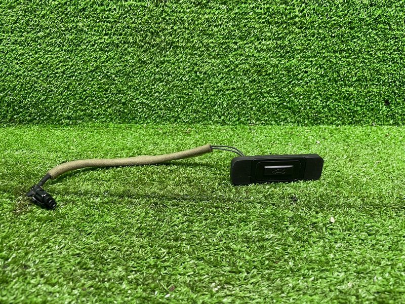 Кнопка открывания багажника, 2000 рублей, Москва