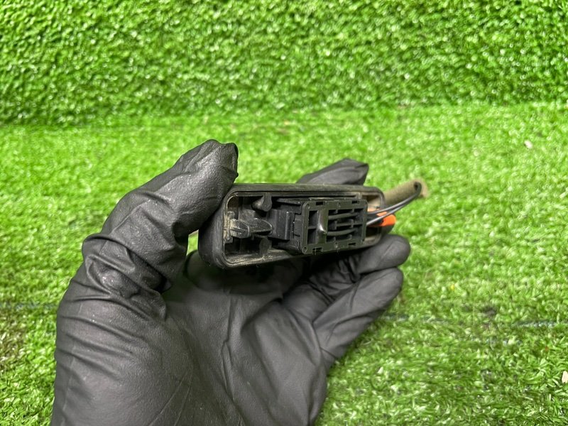 Кнопка открывания багажника, 2000 рублей, Москва