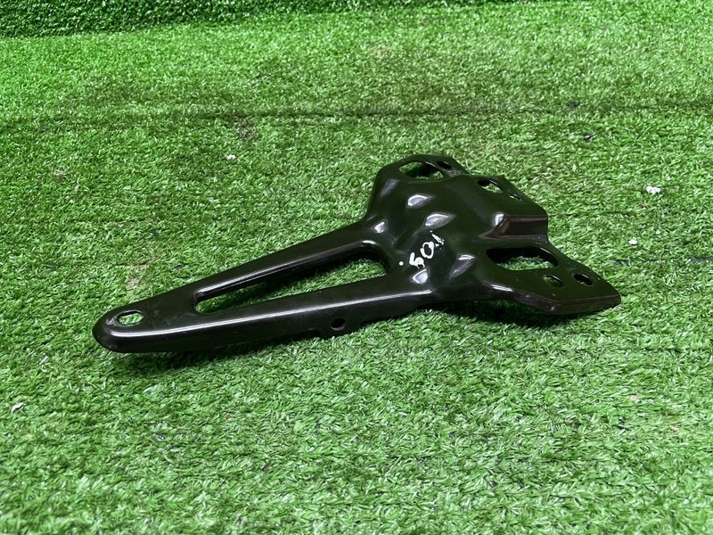 Кронштейн замка капота, 1000 рублей, Москва